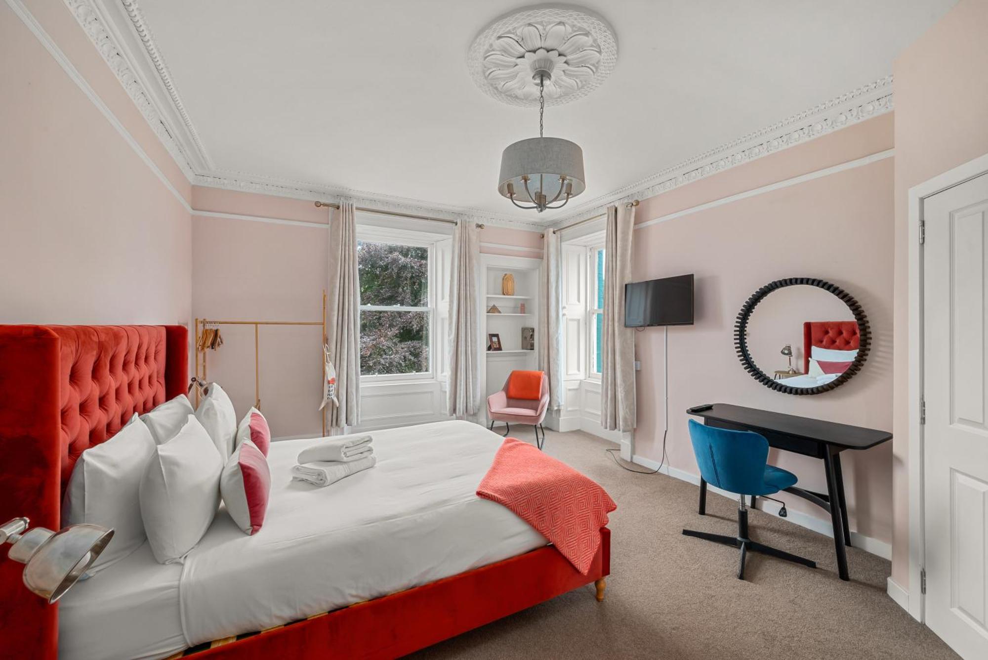 Rosebank House - 12 Guests, 6 Ensuite Bedrooms, Ev Point, Games Rooms, Wood Burner, Pet Friendly! Blairgowrie and Rattray Exterior photo