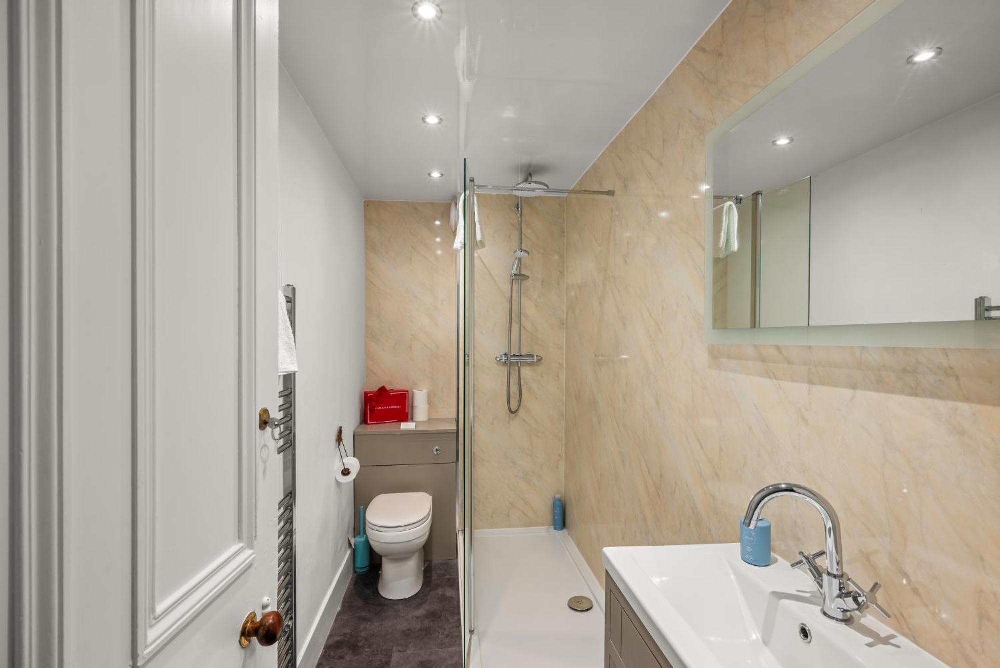 Rosebank House - 12 Guests, 6 Ensuite Bedrooms, Ev Point, Games Rooms, Wood Burner, Pet Friendly! Blairgowrie and Rattray Exterior photo