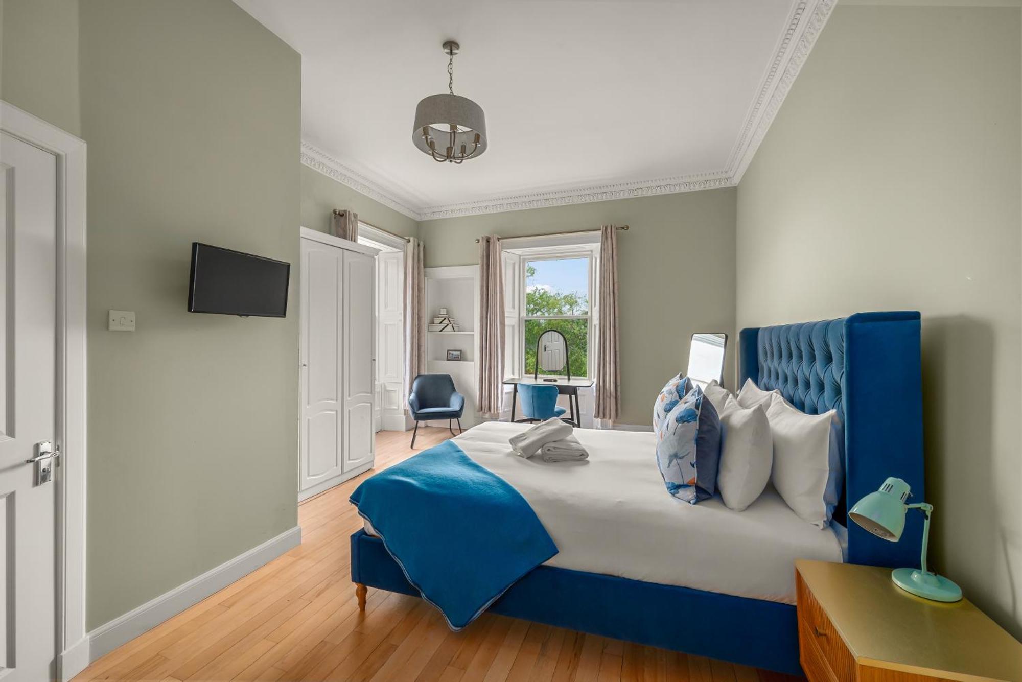 Rosebank House - 12 Guests, 6 Ensuite Bedrooms, Ev Point, Games Rooms, Wood Burner, Pet Friendly! Blairgowrie and Rattray Exterior photo