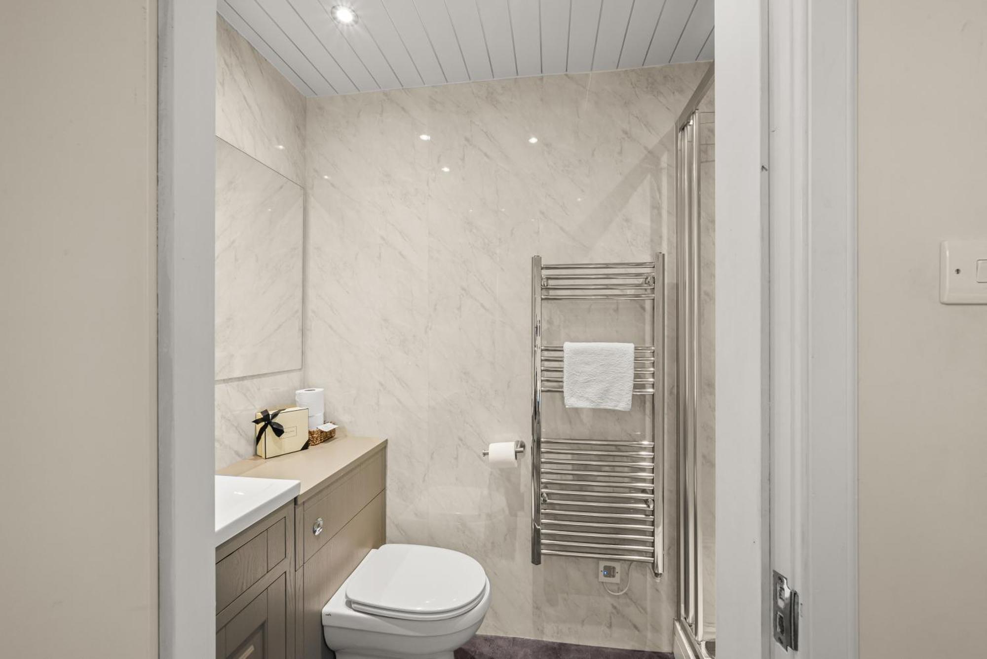 Rosebank House - 12 Guests, 6 Ensuite Bedrooms, Ev Point, Games Rooms, Wood Burner, Pet Friendly! Blairgowrie and Rattray Exterior photo